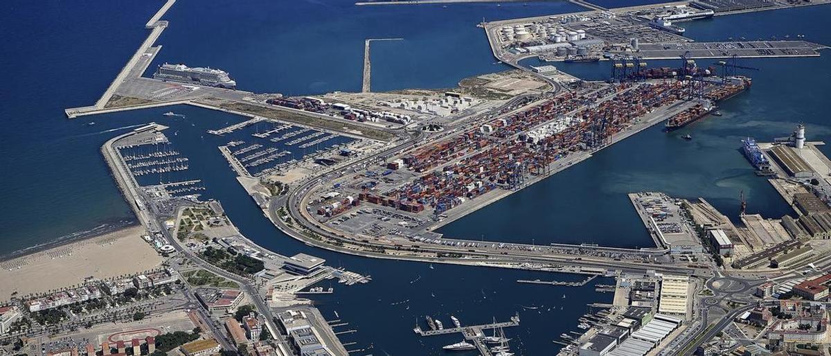 Imagen aérea del Puerto de València.