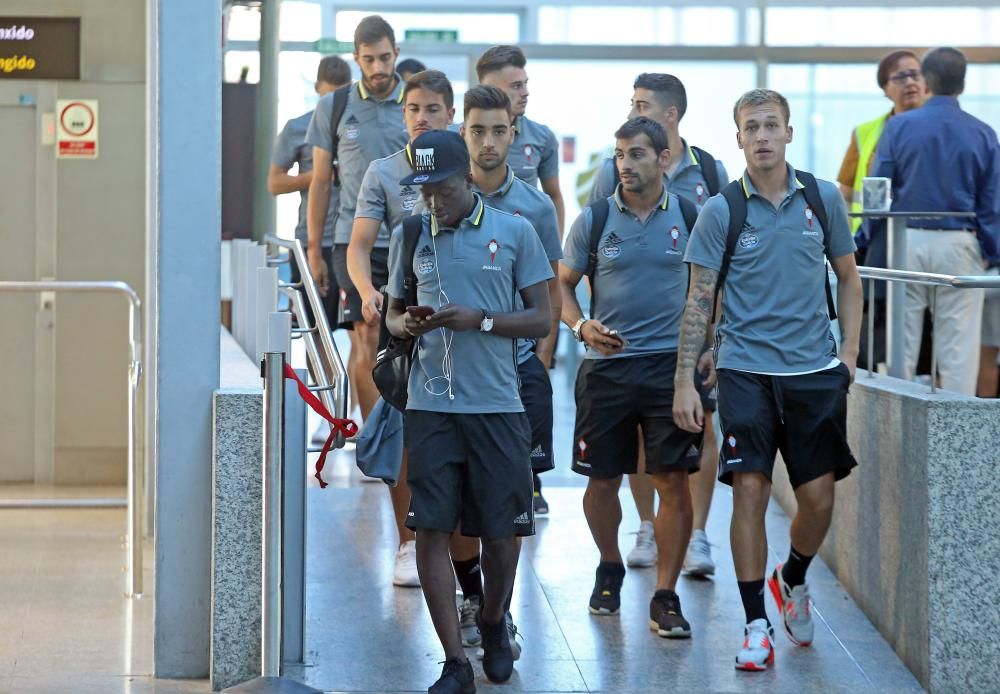 El equipo vigués despega desde Peinador para arrancar la gira italiana, que dirará diez días y en la que se enfrentará a Fiorentina, Pisa, Pescara, Milan y Sassuolo