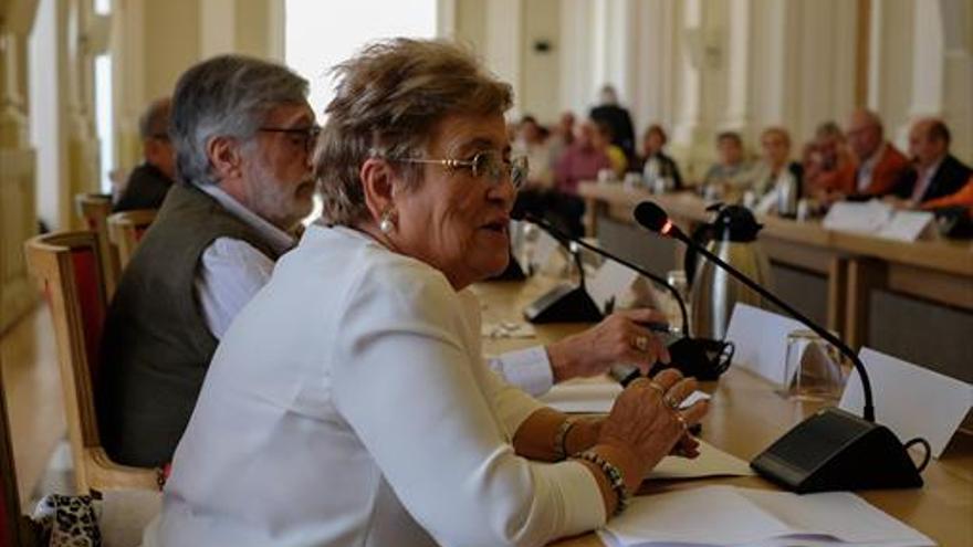 Los mayores piden la apertura de los aseos públicos de Cánovas
