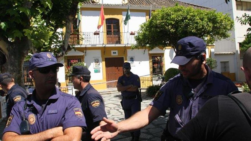 El Ayuntamiento de Estepona cuando fue intervenido por la Policía Nacional.