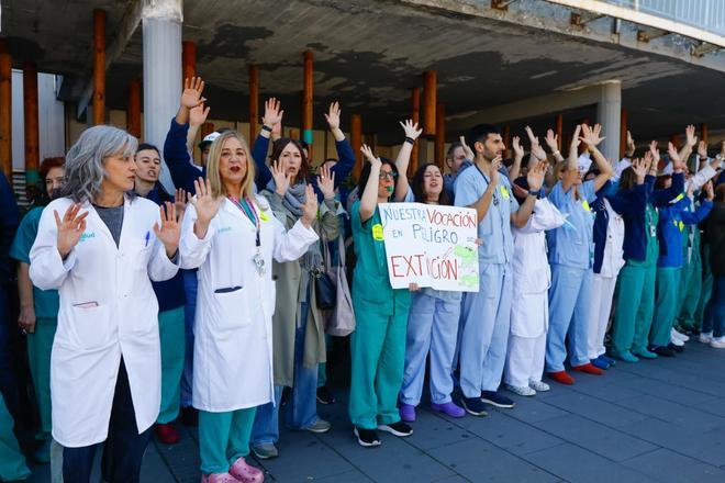 Segundo día de la huelga de médicos en Aragón.