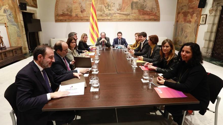 Gesto de Sánchez a ERC y PDECat para salvar las cuentas