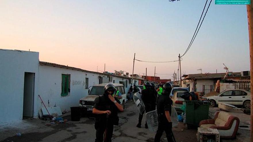 La Guardia Civil entró el pasado miércoles en más de 20 viviendas del poblado de Son Banya al mismo tiempo.
