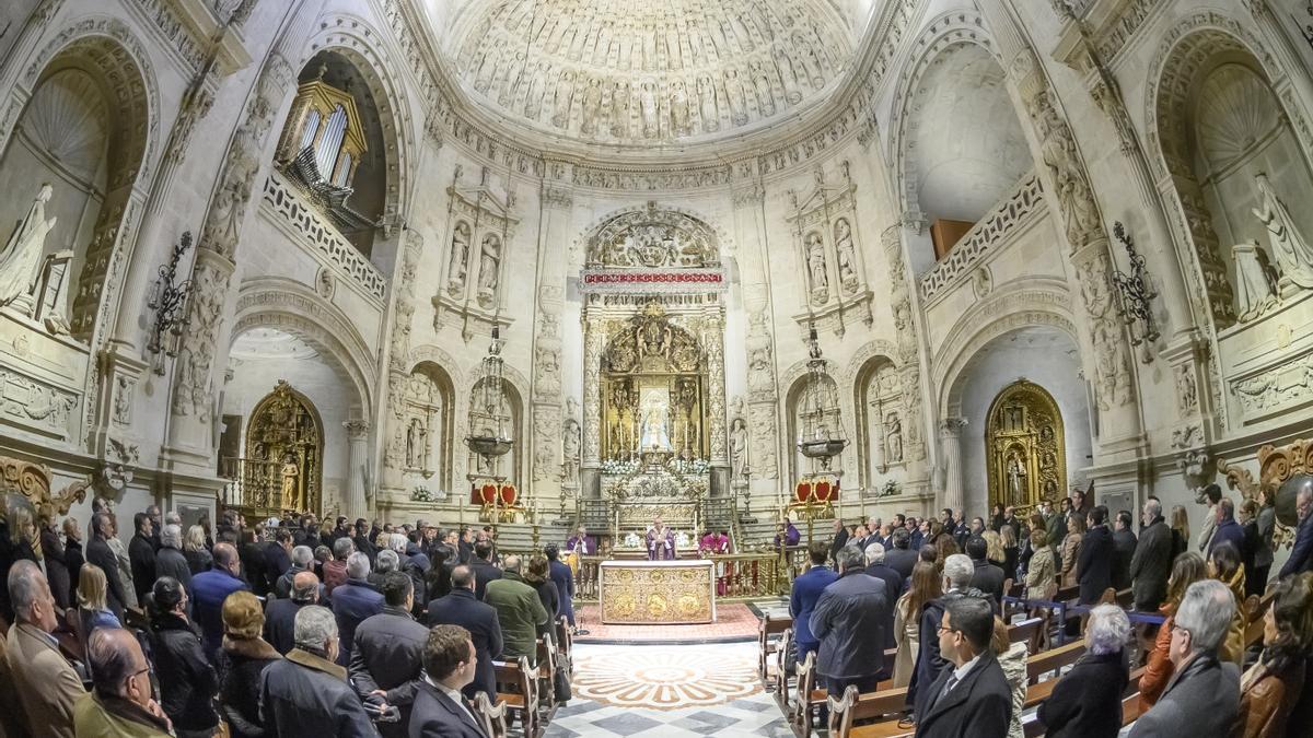 Misa en la Catedral de Sevilla en recuerdo de Jiménez-Becerril y Ascensión García en el 25 aniversario de su muerte a manos de terroristas de ETA.