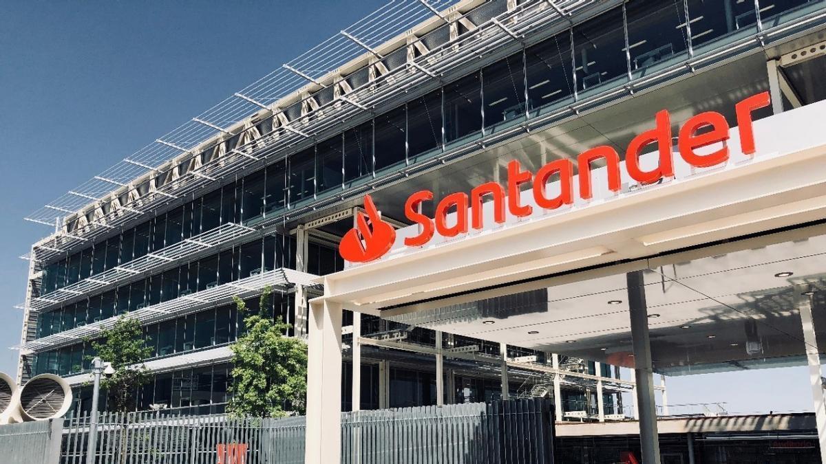El Santander gana un pleito de 800 millones contra AXA en el Reino Unido