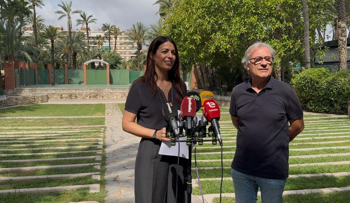 La edil de Cultura, Irene Ruiz, junto al técnico Julián Sáez, en la presentación del evento