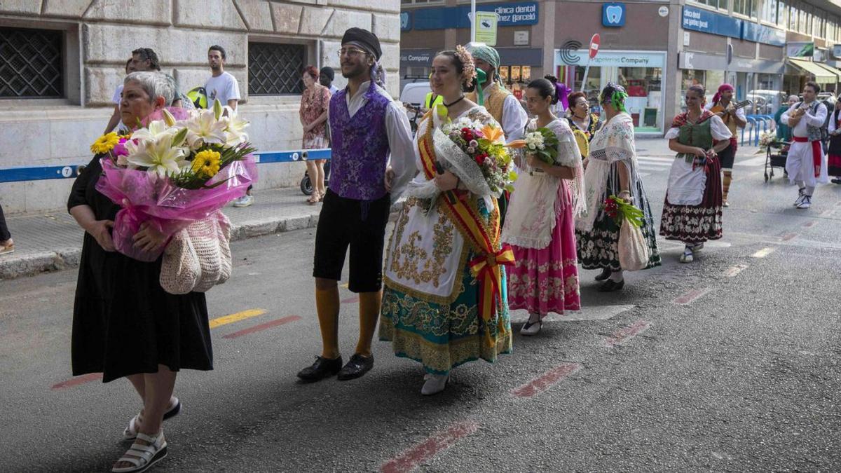 Frutos y flores para la Mare de Déu de la Salut, patrona de Palma