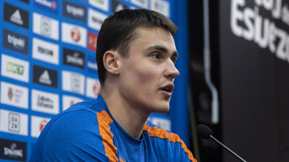 Nenad Dimitrijevic, en rueda de prensa en La Fonteta