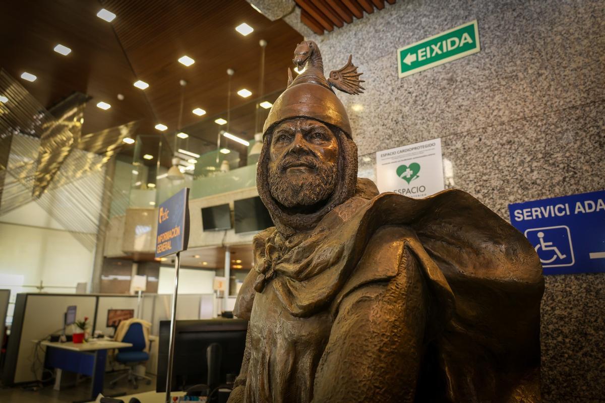 La escultura de Jaume I, actualmente en la planta baja del ayuntamiento.