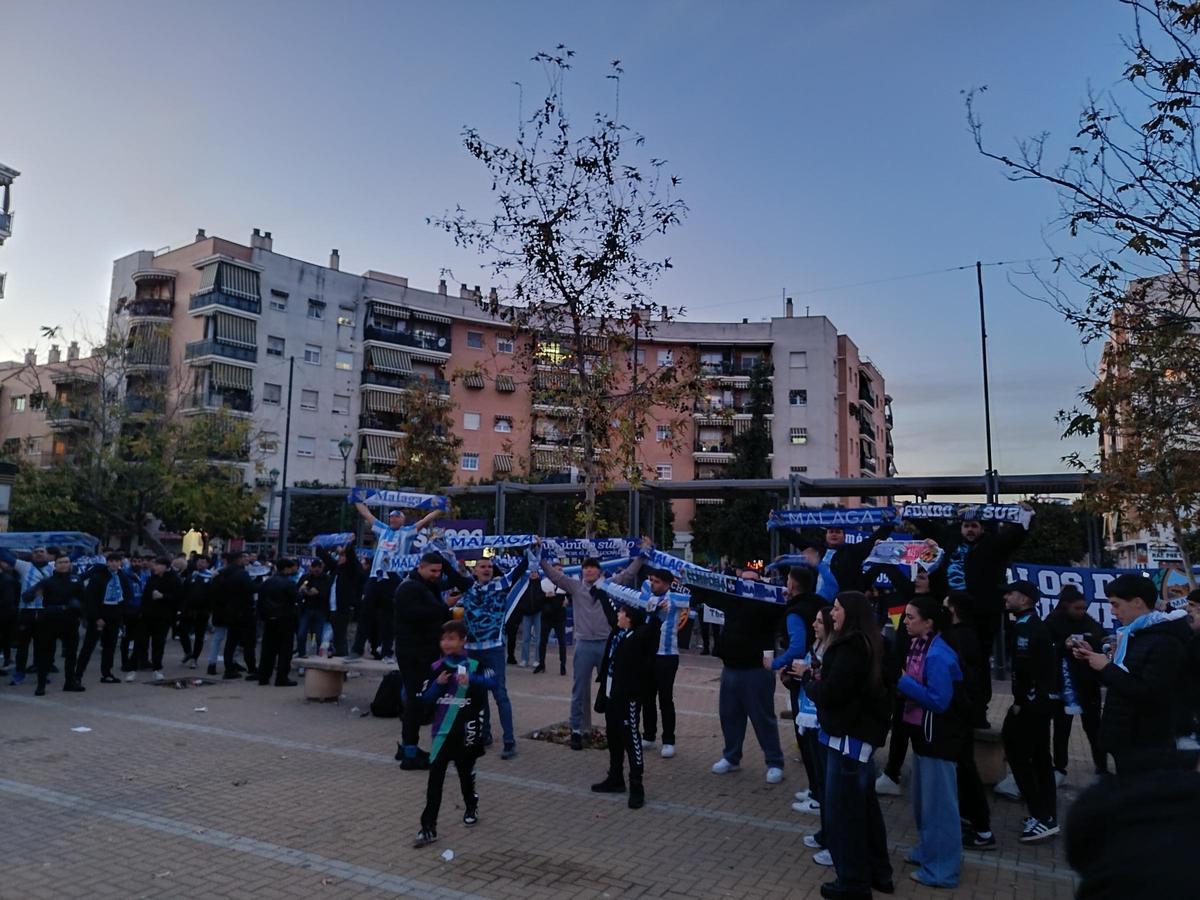 Aficionados del Málaga CF, este domingo en Córdoba.
