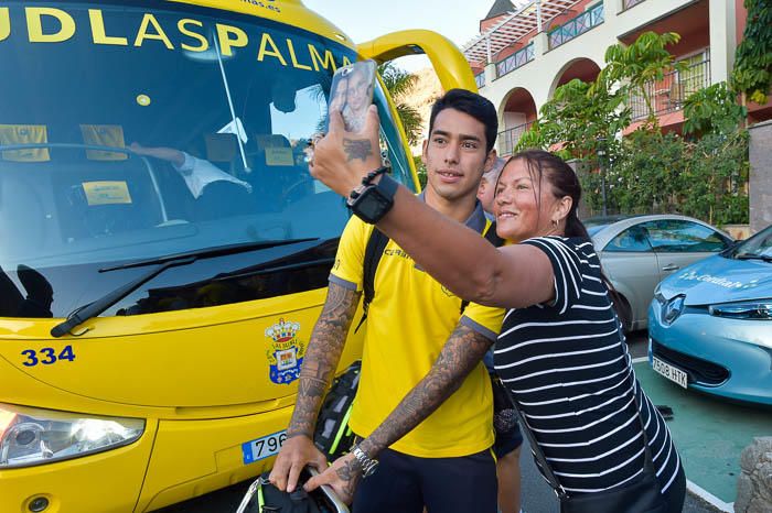 Llegada de la Unión Deportiva Las Palmas al ...