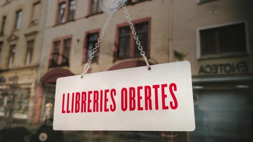 Comprar llibres anticipadament, la idea de la campanya #LlibreriesObertes