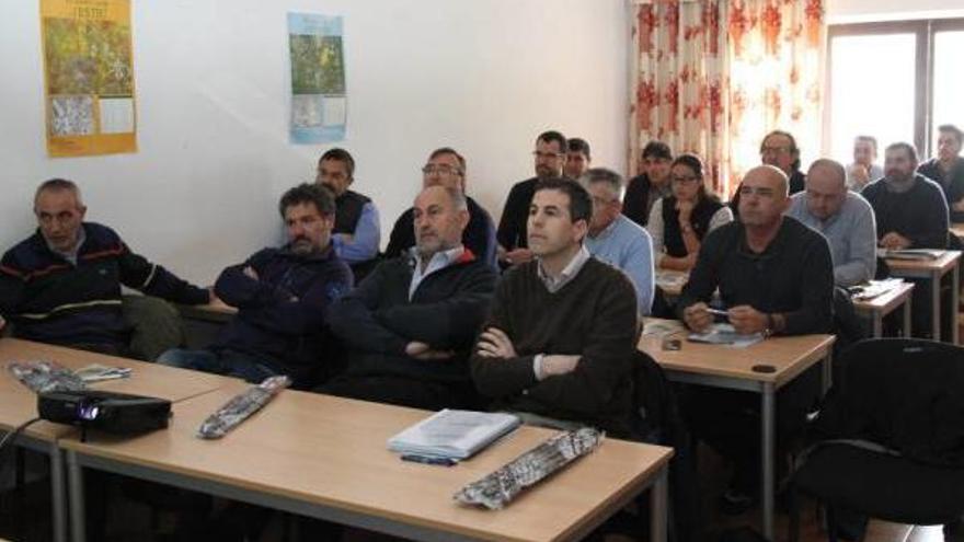 La sala de actos de Menut se llenó de asistentes.