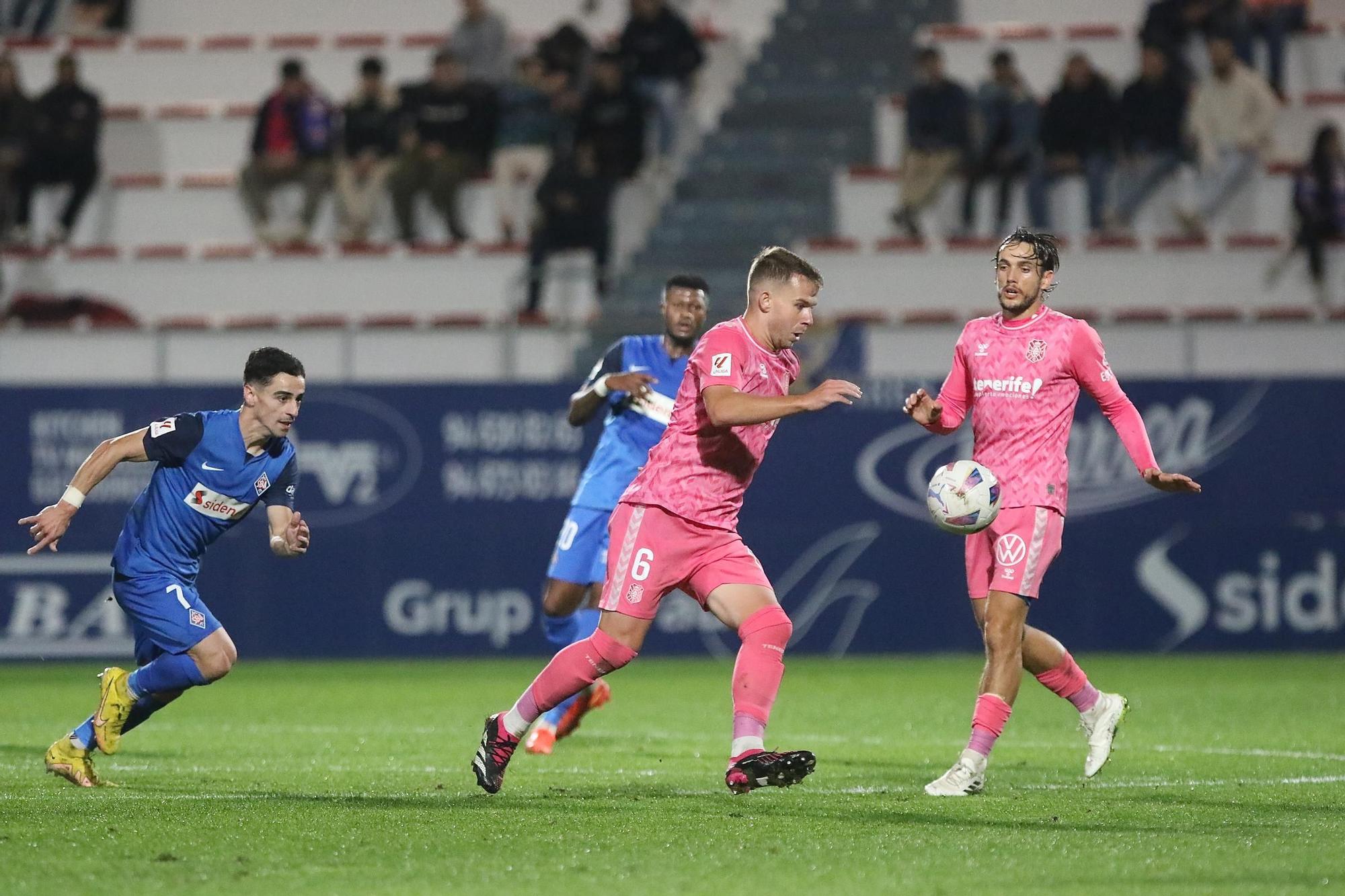 El partido SD Amorebieta - CD Tenerife, en imágenes