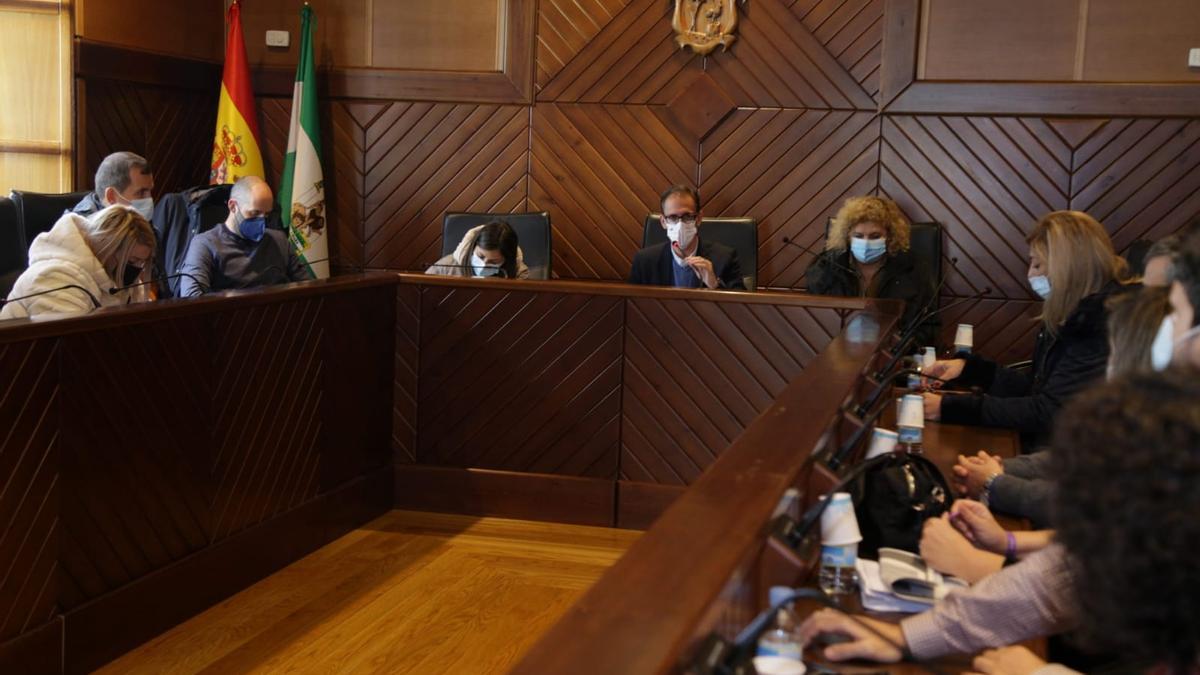 Pleno del Ayuntamiento de Pozoblanco con motivo del 25-N.