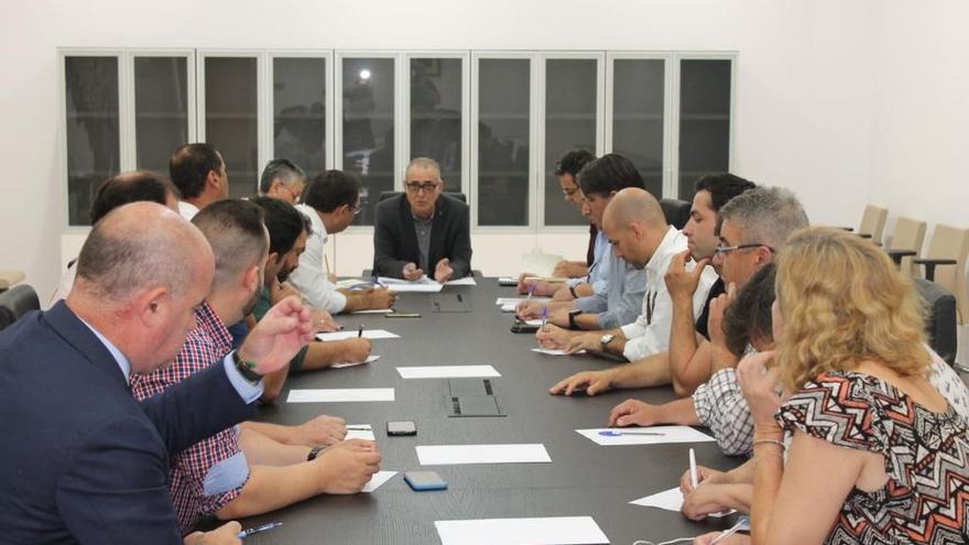 Imagen de la reunión mantenida ayer en Sevilla.