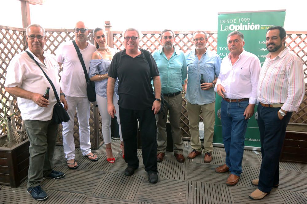 Cordial ambiente en la terraza de La Opinión, entre representantes políticos populares y socialistas a nivel regional y provincial.