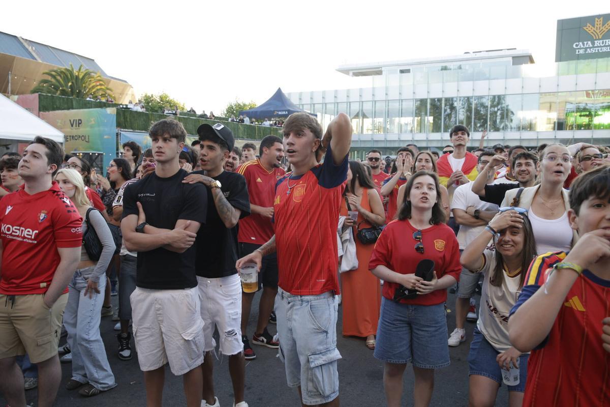 EN IMÁGENES: Metrópoli vibra con el primer paso de España hacia el Mundial