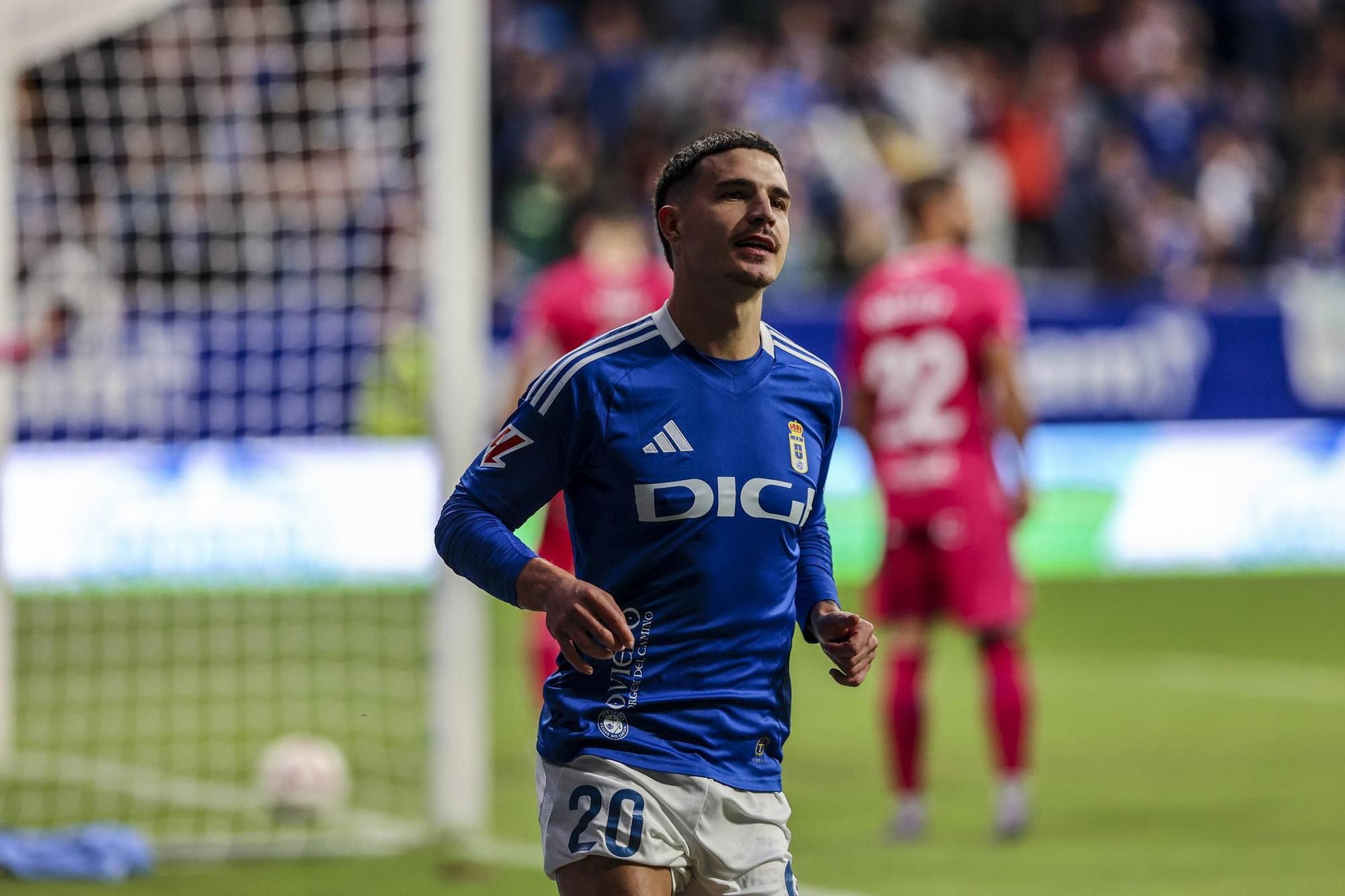 EN IMÁGENES: así fue el encuentro entre el Oviedo y el Tenerife