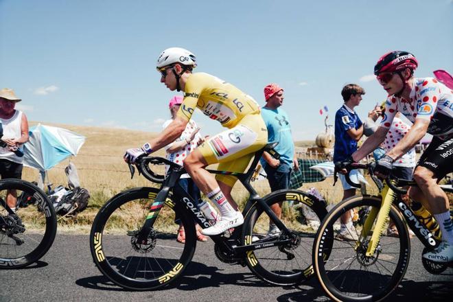 Pogacar también tritura el Tour en el Macizo Central