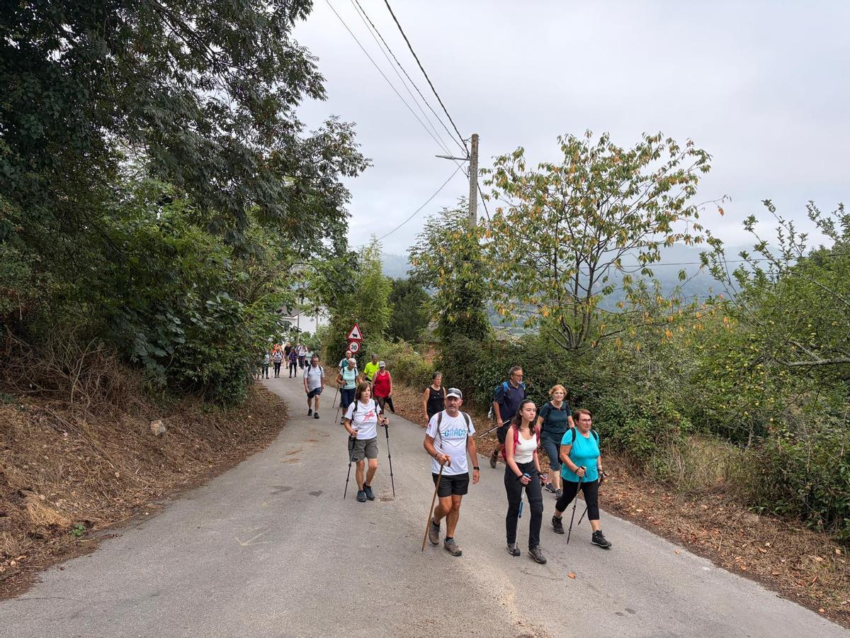Las rutas por Grado del Grupo Montañero Moscón, en imágenes