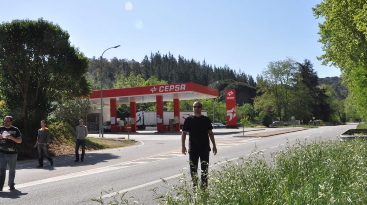 Escenarios de ’SQE’: la gasolinera a la que llega el amnésico Juan Elías, en el Baix Llobregat.