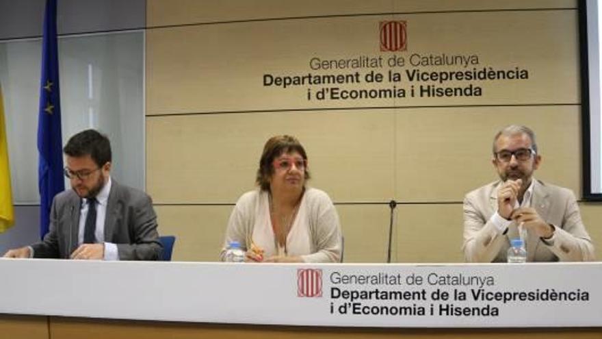 Pere Aragonès, Dolors Bassa i Josep Ginesta, ahir a Barcelona.