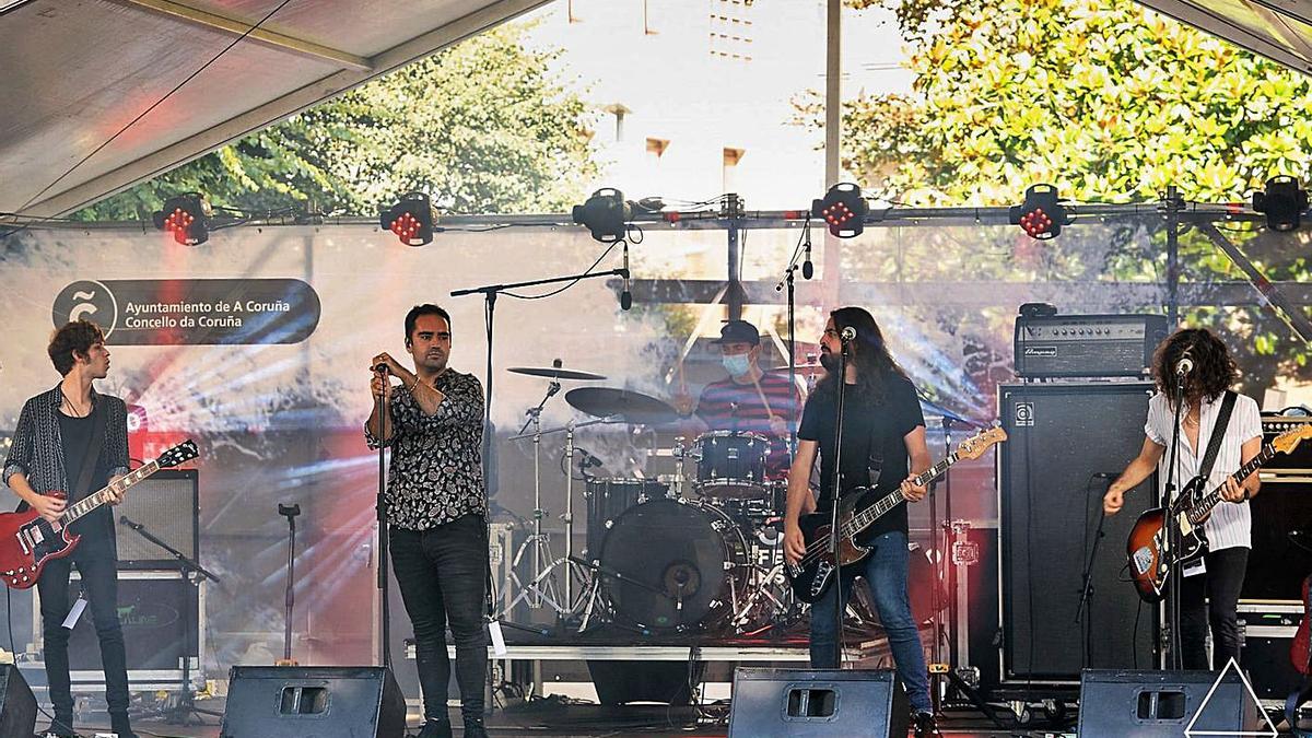 Actuación del grupo oleirense Chasis este verano en el Noroeste en A Coruña.   | // MUSICOLEIROS