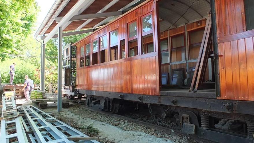 La oficina de información se situará provisionalmente en una antigua taquilla hasta que se habilite en el interior de un vagón de tren.