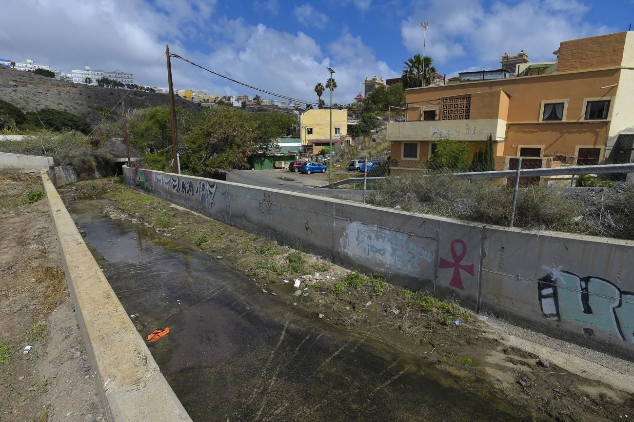 Familias de Barranco Seco afectadas por los malos olores