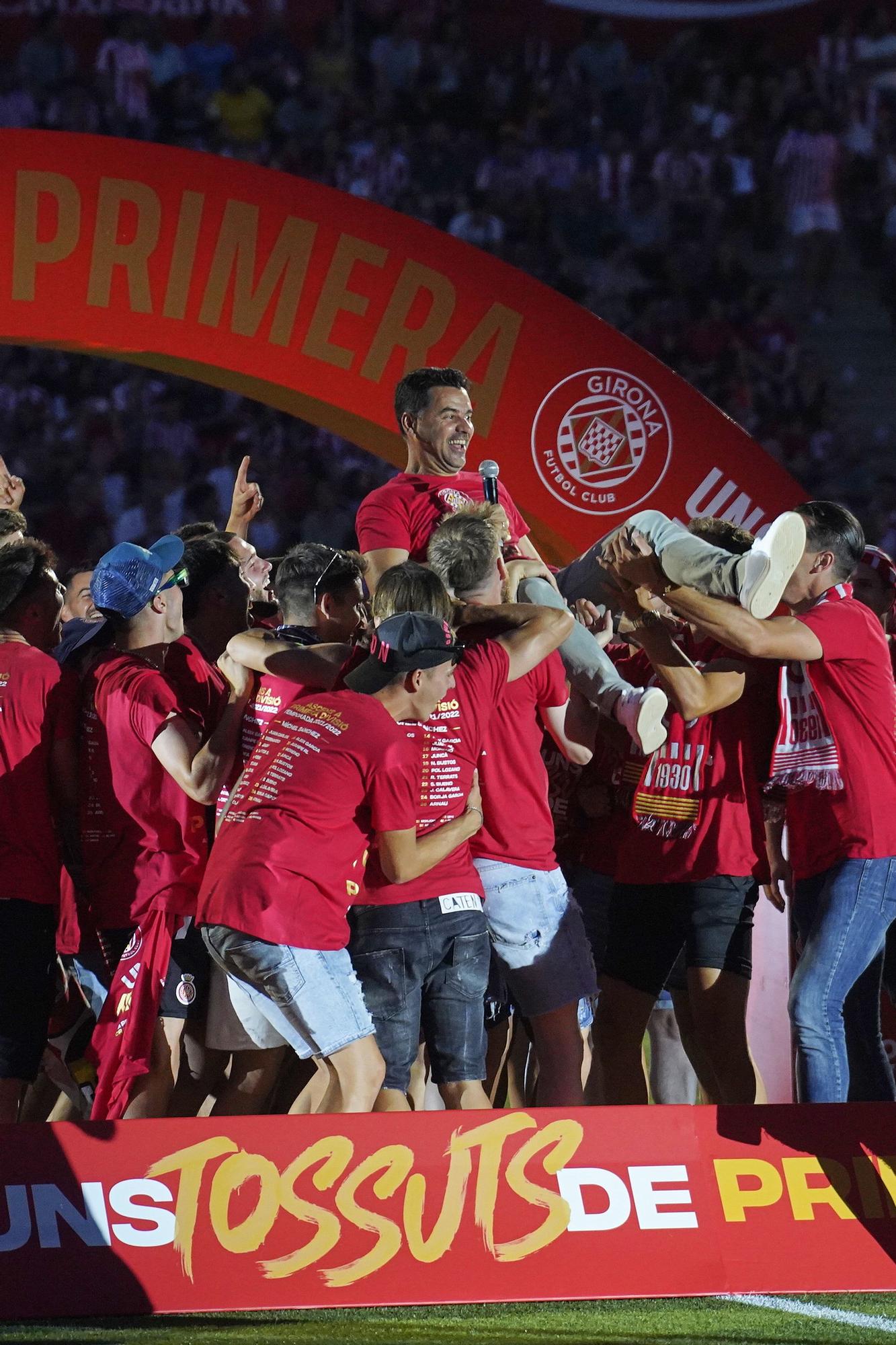 Les millors imatges de la rua de celebració del Girona i el Bàsquet Girona