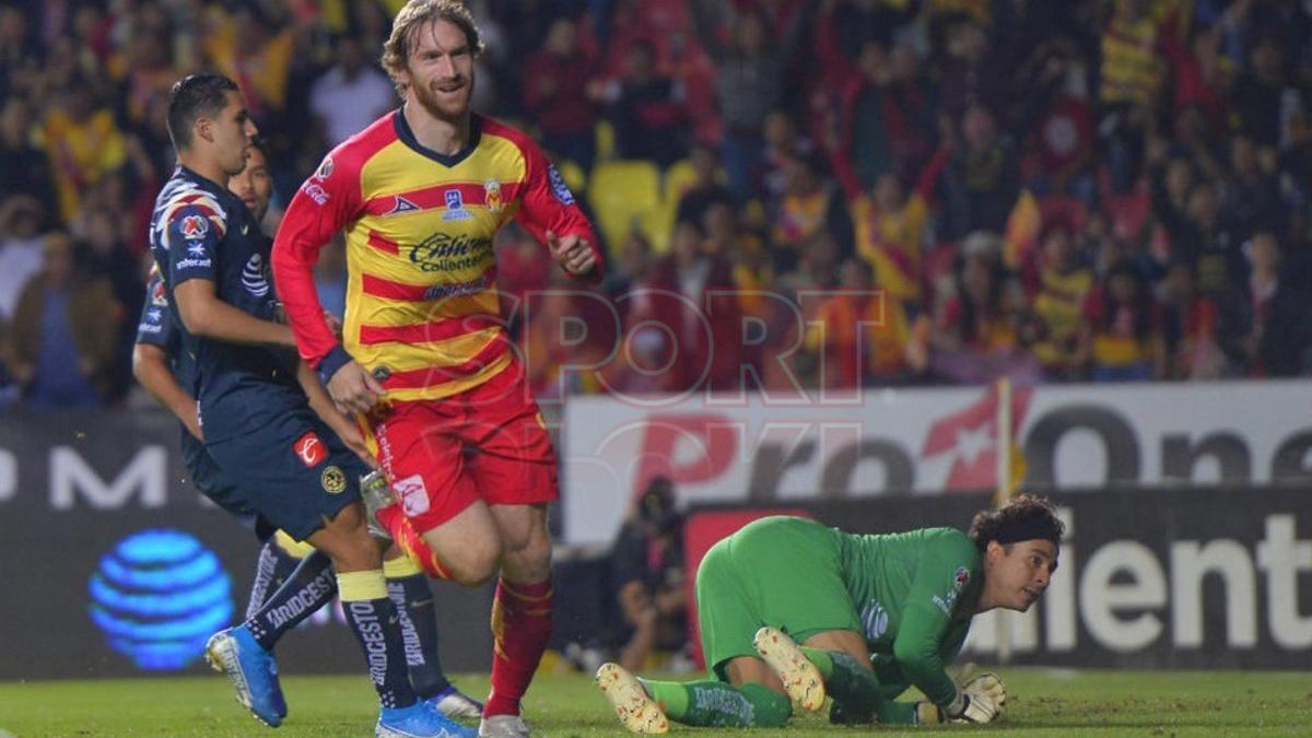 Momento del primer gol de Morelia al América