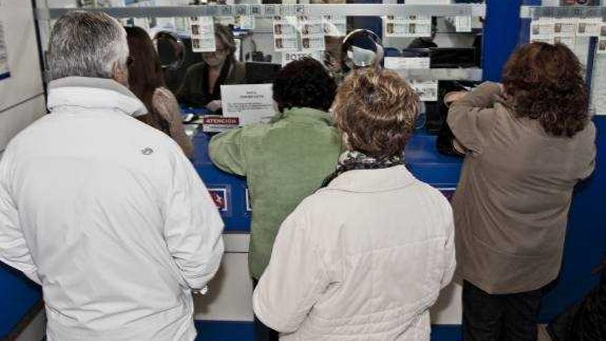 Colas de última hora para comprar el Gordo