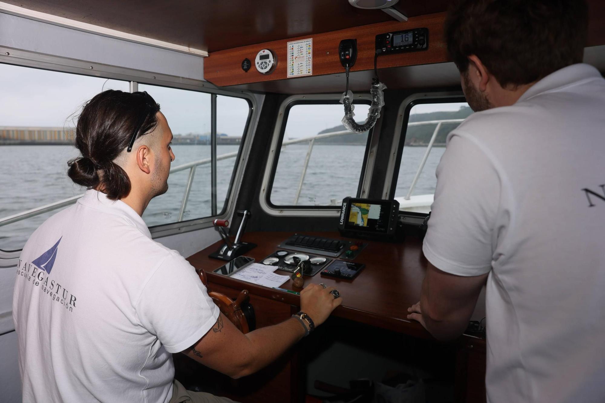 Regresan los paseos en lancha por la ría de Avilés: y hay novedades