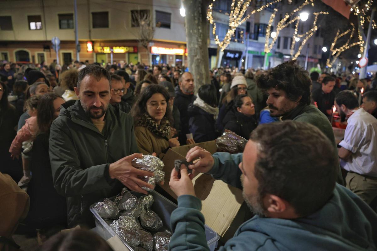 Palma celebra las 'llonguetades' de Sant Sebastià
