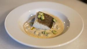 El bacalao con habitas y beurre blanc del restaurante Gegant.