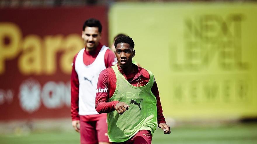 A la Champions amb Miovski, Abel, Asprilla i Romeu