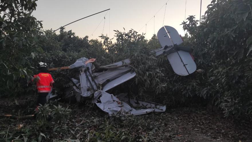 Un muerto y un herido al caer una avioneta junto al aeródromo de Vélez