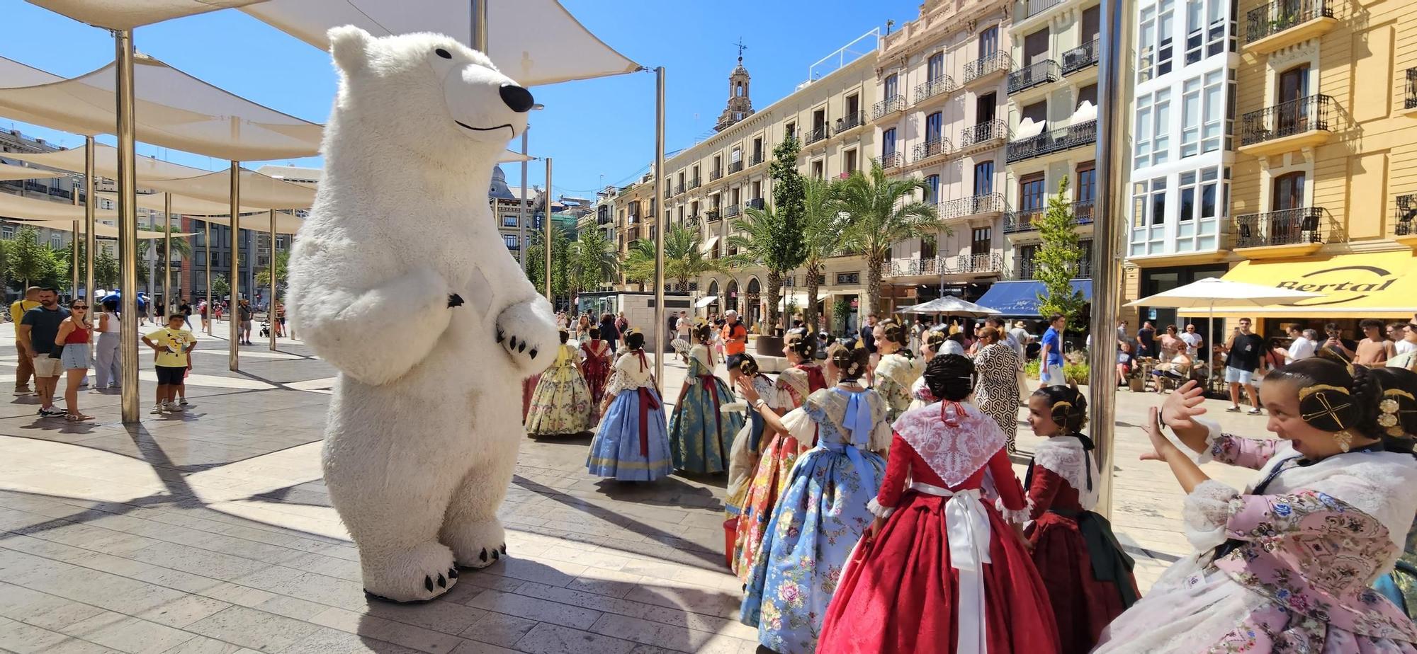 El centro de València recibe a las candidatas a Fallera Mayor Infantil 2025