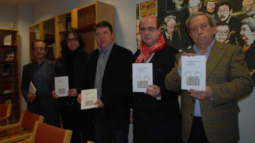 El sevillano José Luis Ordóñez recoge en Nava el primer premio de novela fantástica