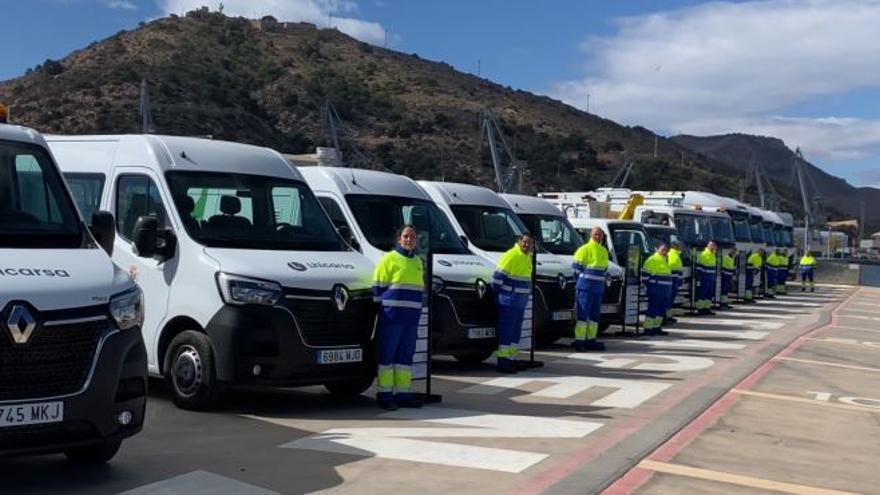 El servicio de limpieza de Cartagena completa la renovación de su flota con vehículos eficientes y más operarios en las calles