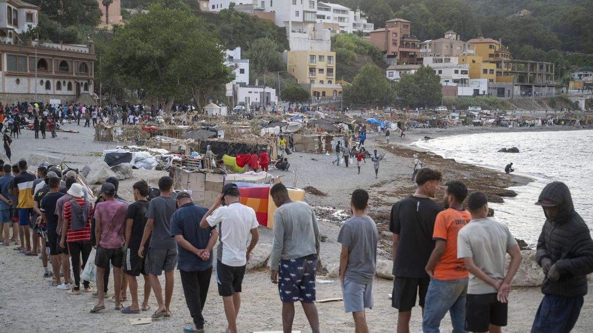 Detenidas cinco personas de dos organizaciones por tráfico ilícito de migrantes desde Ceuta a la península