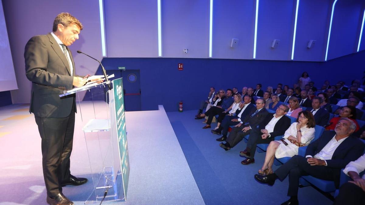 El presidente de la Generalitat, Carlos Mazón, interviene en el Foro Alicante.
