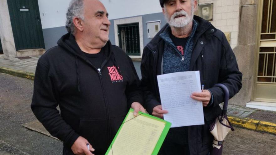 Directivos de la asociación, en Bouza de Abaixo. | FdV
