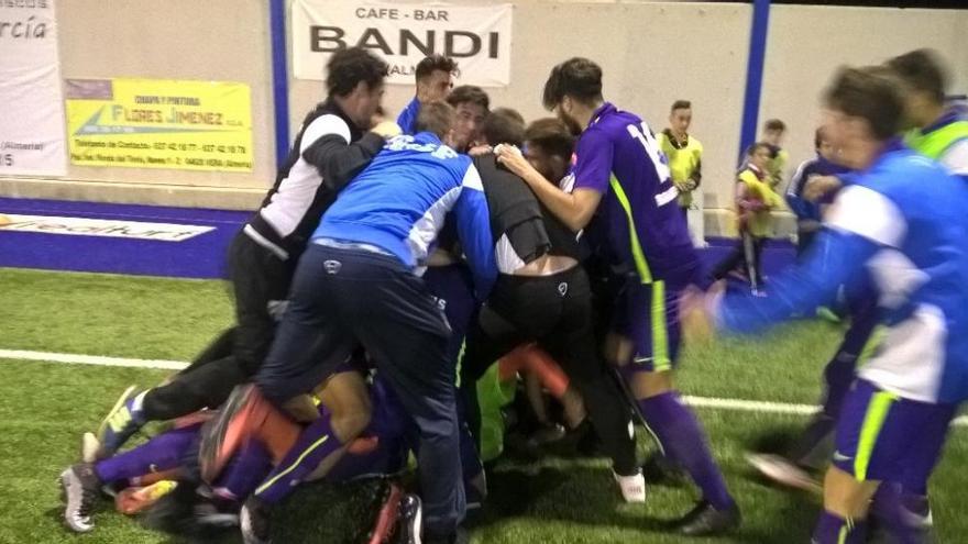 El juvenil levanta la Copa de Campeones