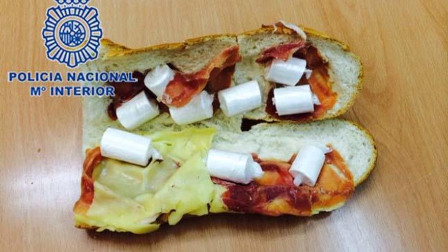 Bocata de jamón, queso y cocaína