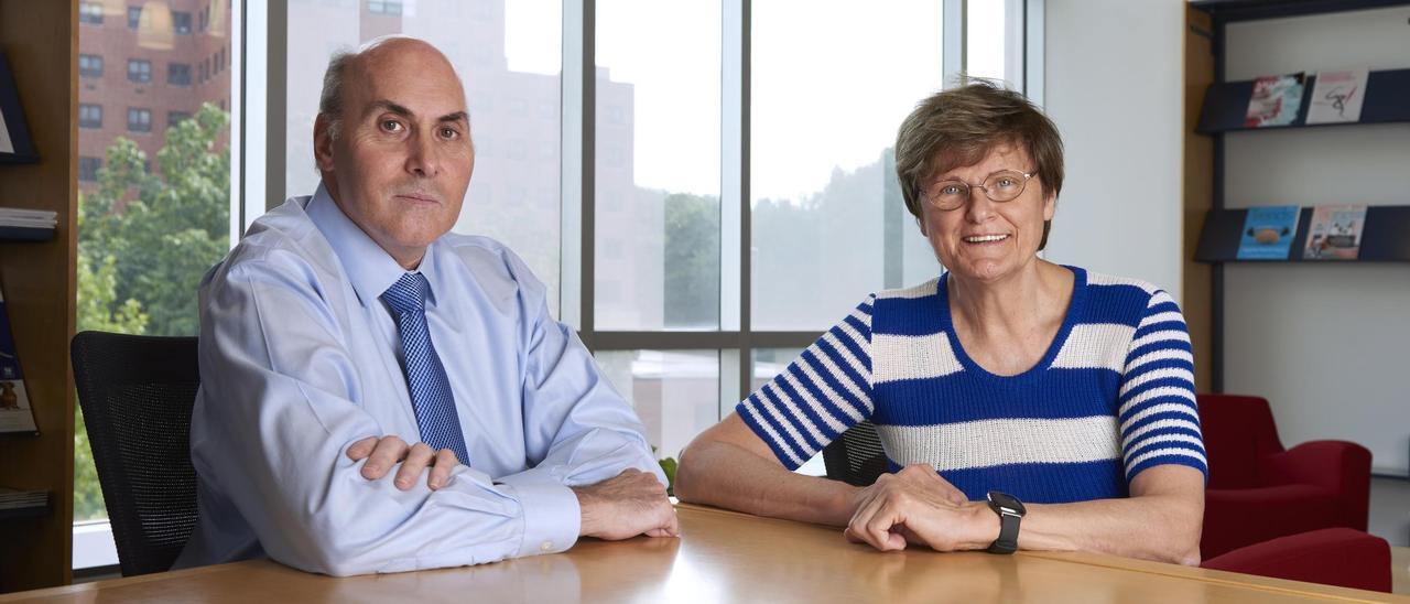 Katalin Karikó y Drew Weissman, distinguidos con el Premio Nobel de Medicina 2023.