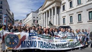 Manifestación en el Congreso de policías y guardias civiles.