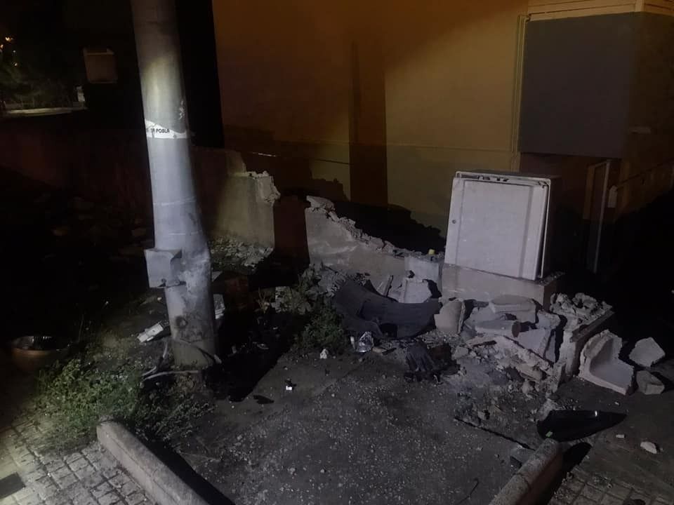 Una conductora ebria provoca una fuga de gas y el desalojo de un edificio en Alcúdia