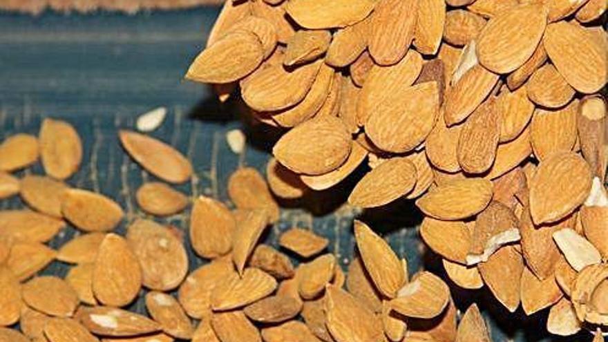 El precio de la almendra cae un 40% en los últimos meses